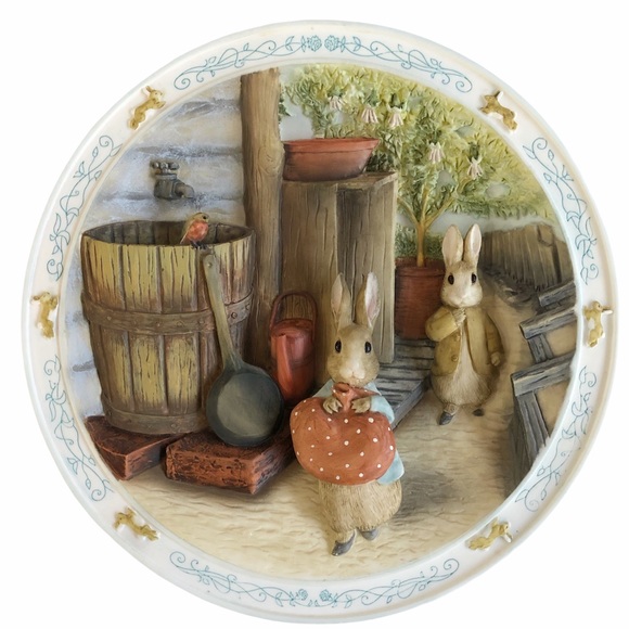 Amongst the Flowerpots 3D Peter Rabbit Musical Plate LNC - Picture 1 of 7